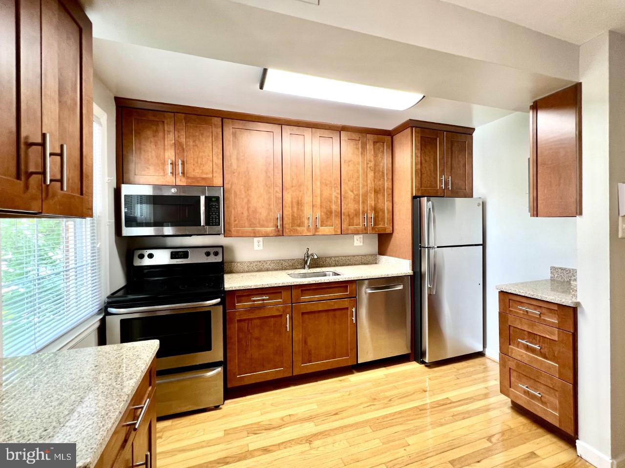 2207 Washington Ave #201 Property Photo 2