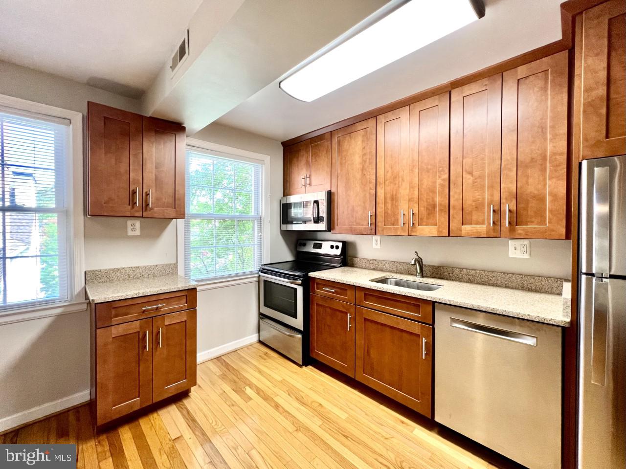 2207 Washington Ave #201 Property Photo 3