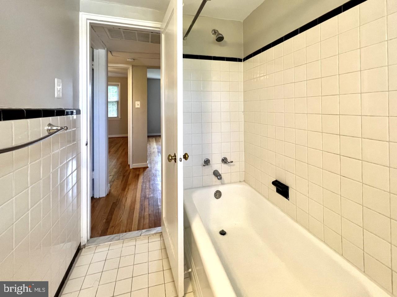 2207 Washington Ave #201 Property Photo 9