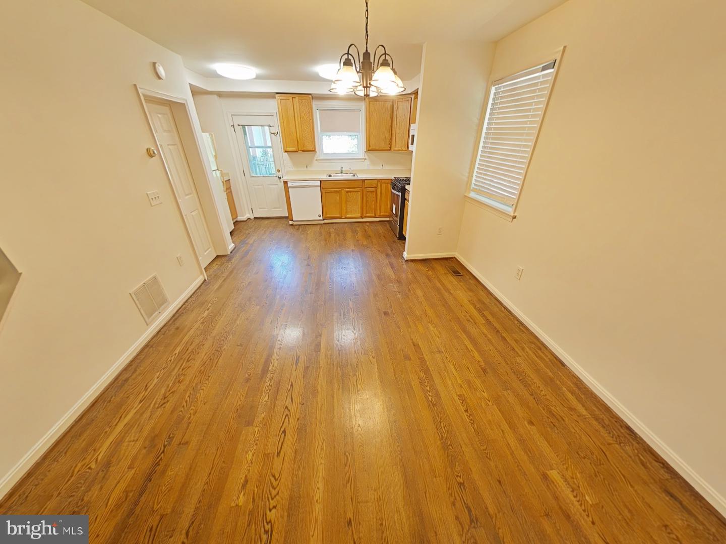 11902 Centerhill St Property Photo 2