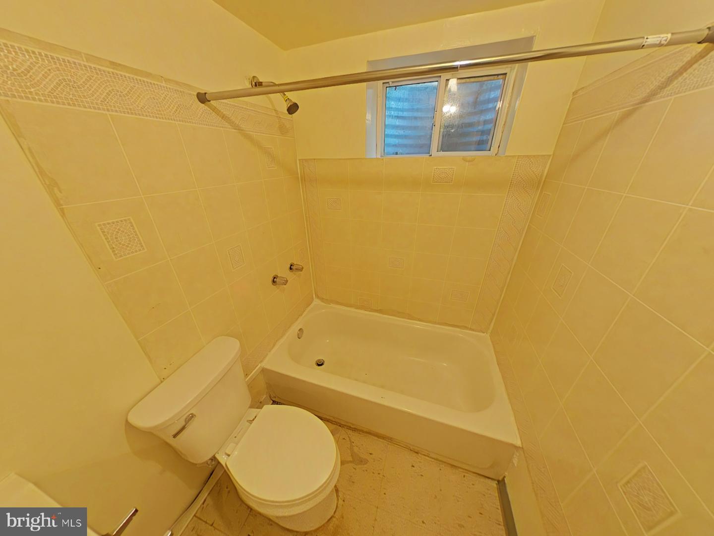 11902 Centerhill St Property Photo 4