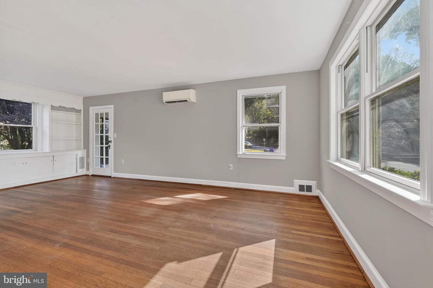 9802 Forest Grove Dr Property Photo 10