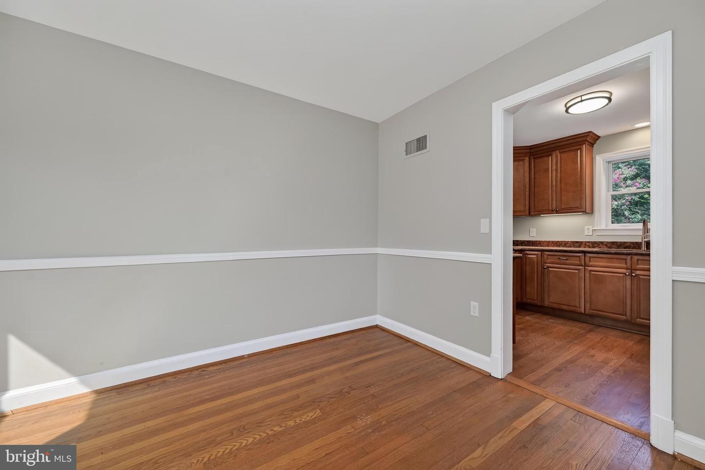 9802 Forest Grove Dr Property Photo 22