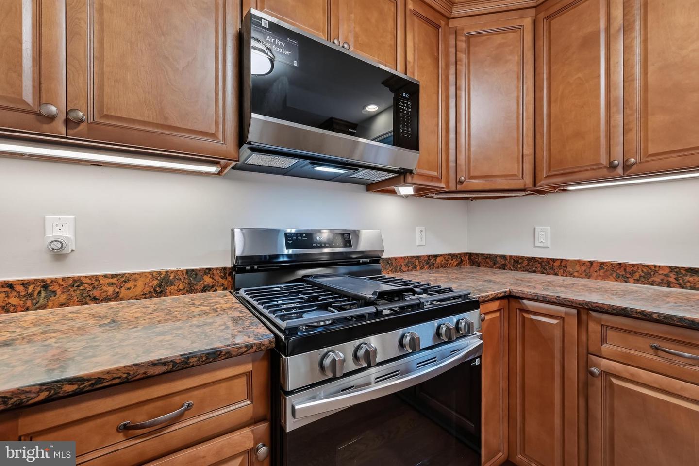 9802 Forest Grove Dr Property Photo 25