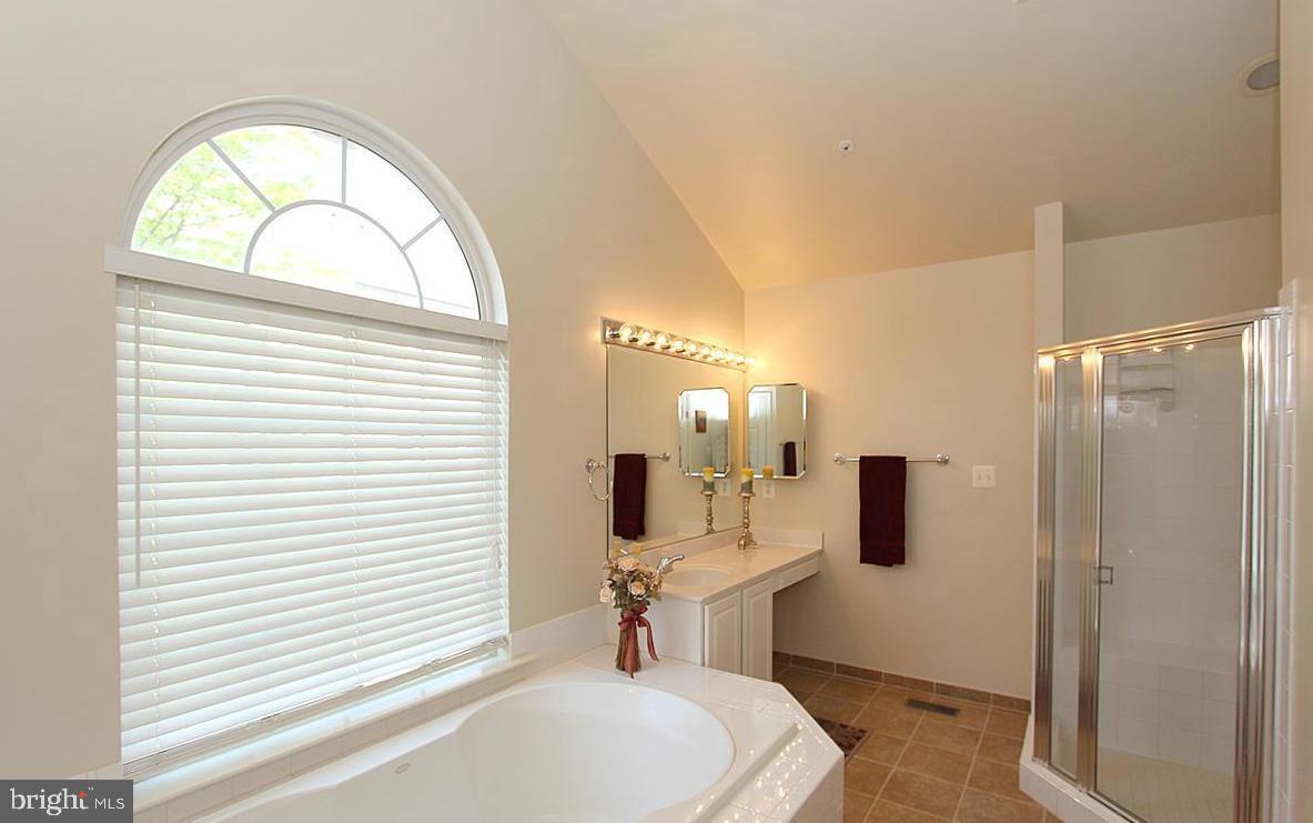 537 Longhorn Cres Property Photo 8
