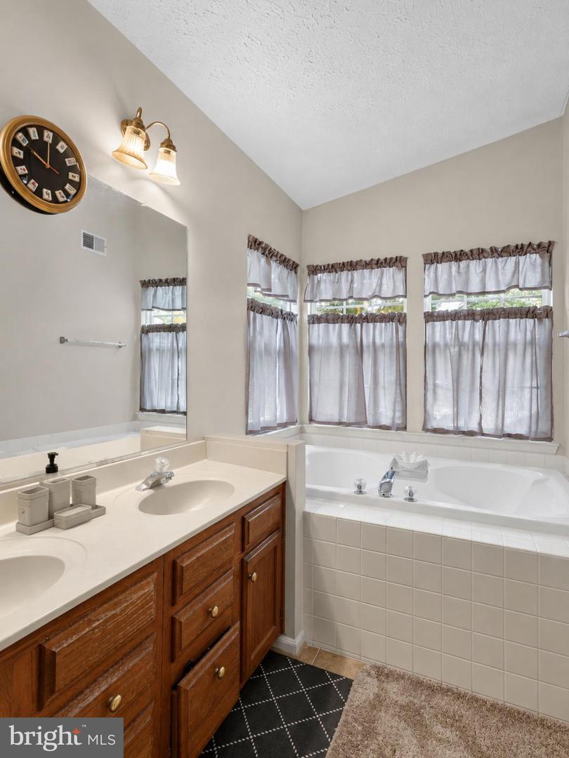 19319 Plummer Dr Property Photo 22