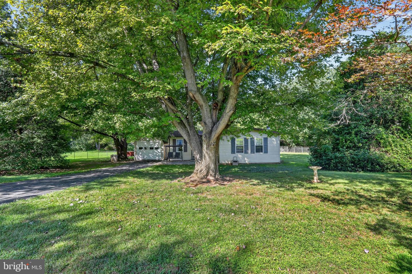 7332 Damascus Rd Property Photo 3