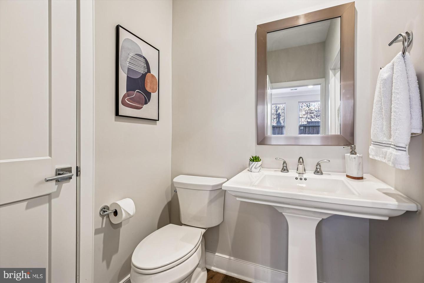 10340 Grosvenor Pl Property Photo 27