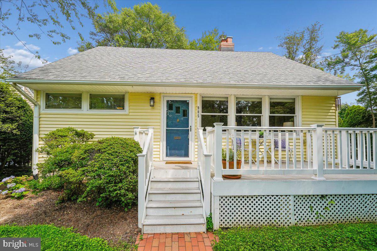 905 Robin Rd Property Photo 4