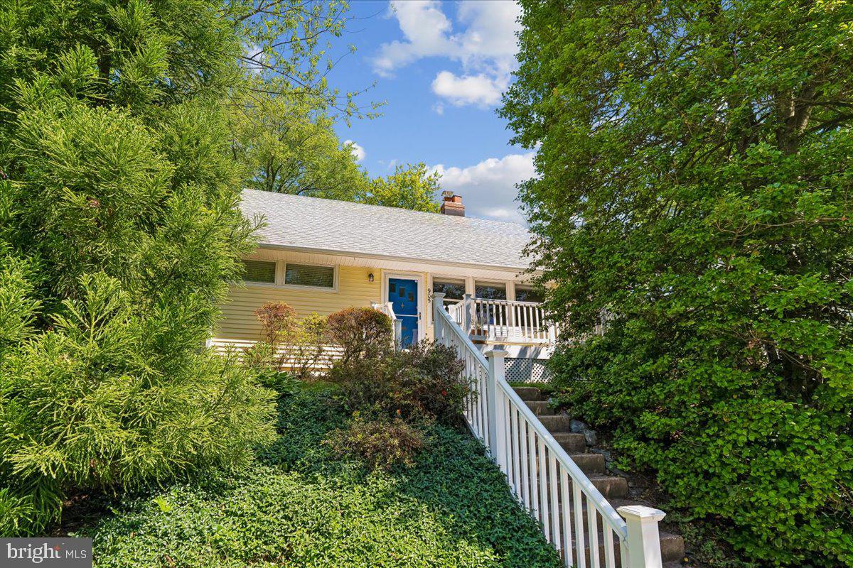 905 Robin Rd Property Photo 6