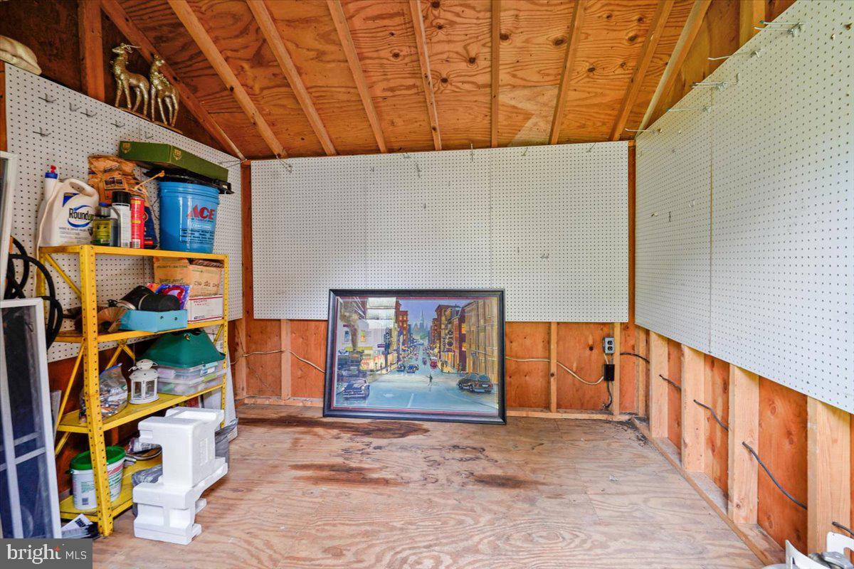 905 Robin Rd Property Photo 43
