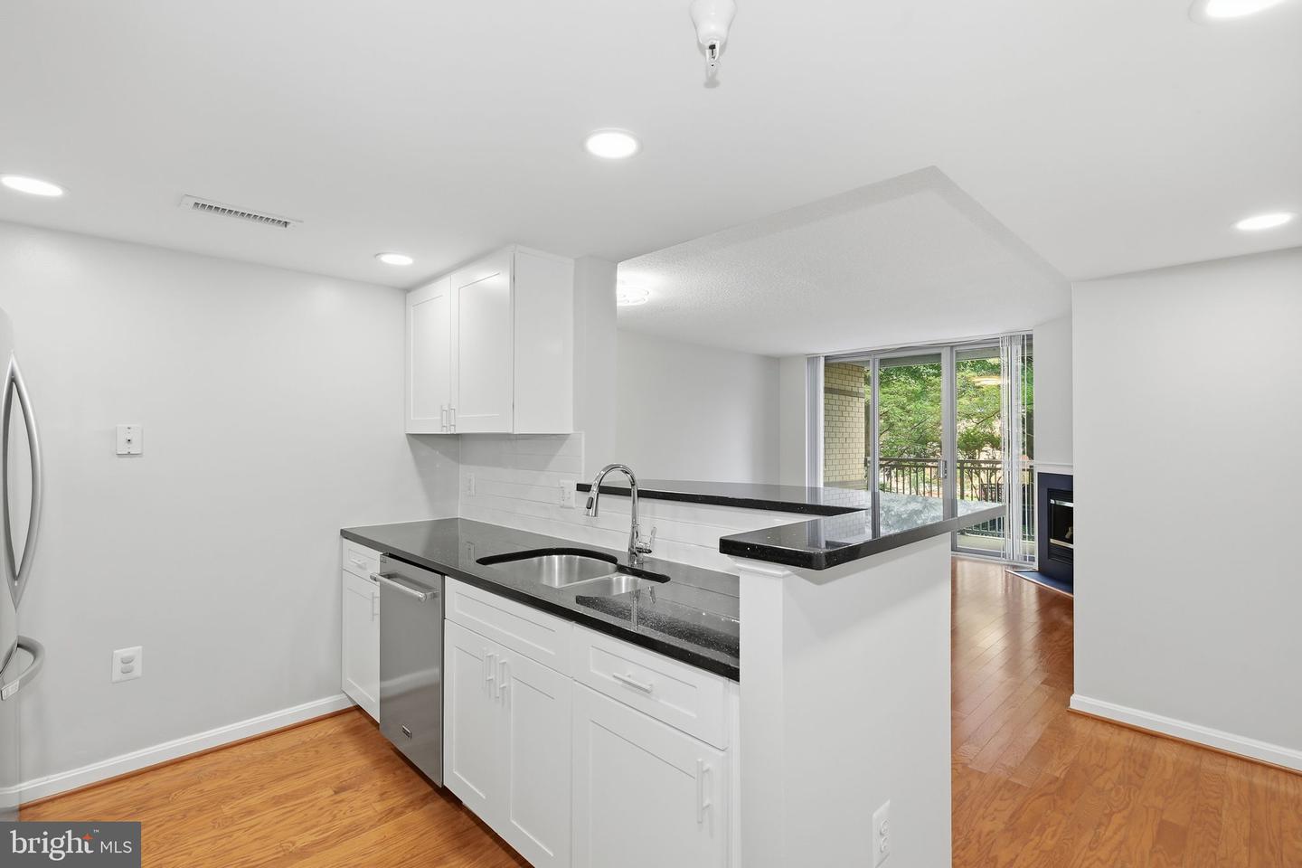 11710 Old Georgetown #227 Property Photo 5