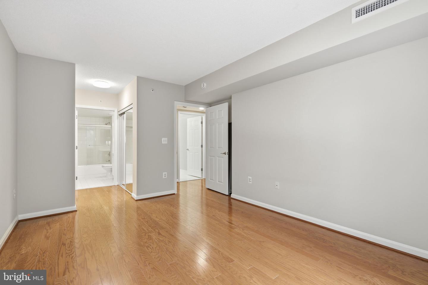 11710 Old Georgetown #227 Property Photo 16