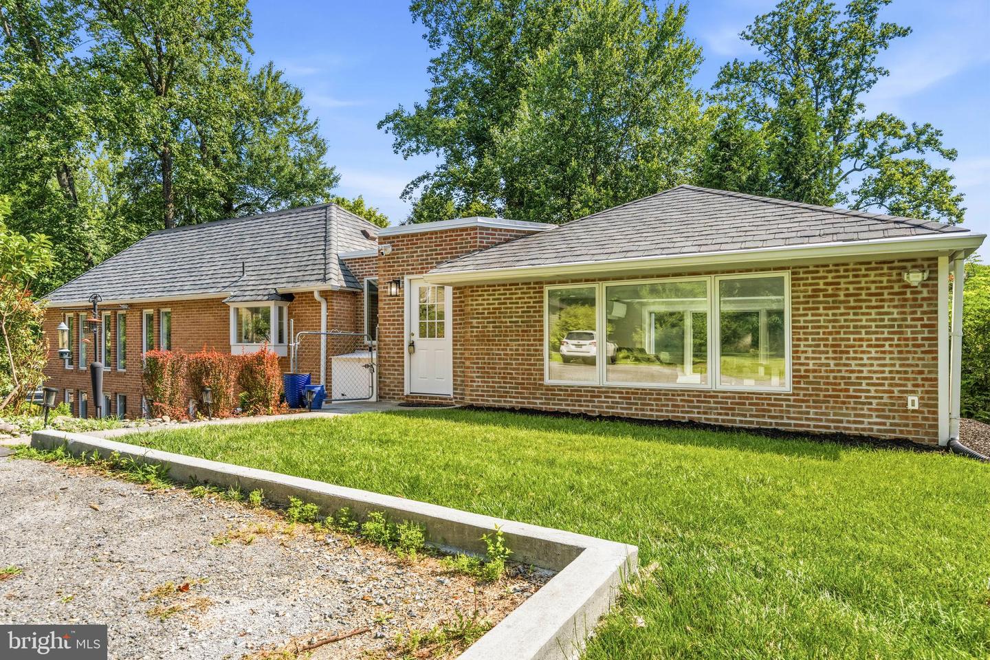 9416 Holbrook Ln Property Photo 43