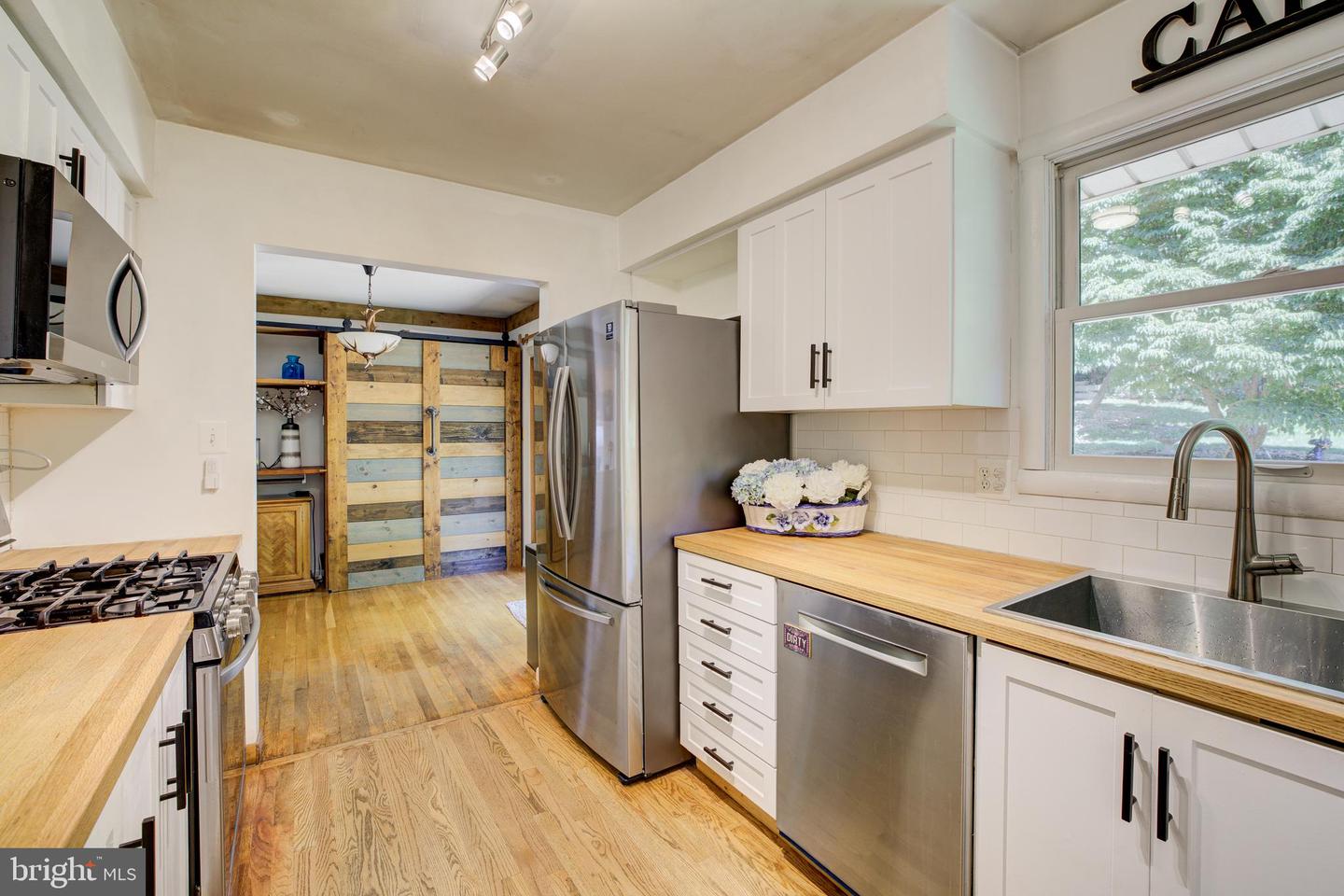 11408 Orleans Way Property Photo 4