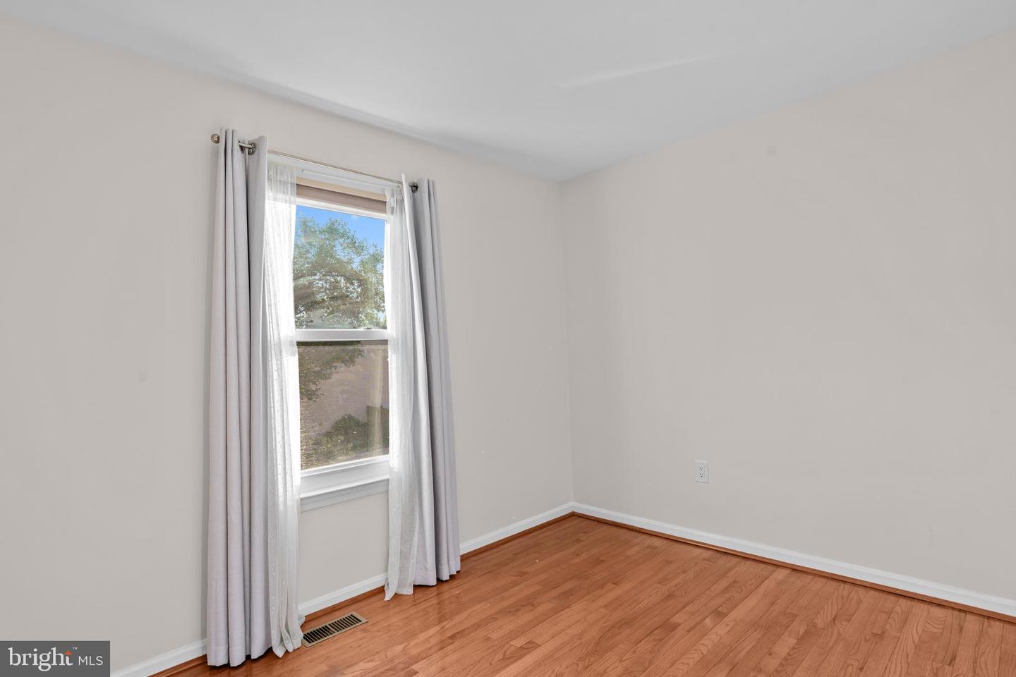410 Curry Ford Ln Property Photo 17