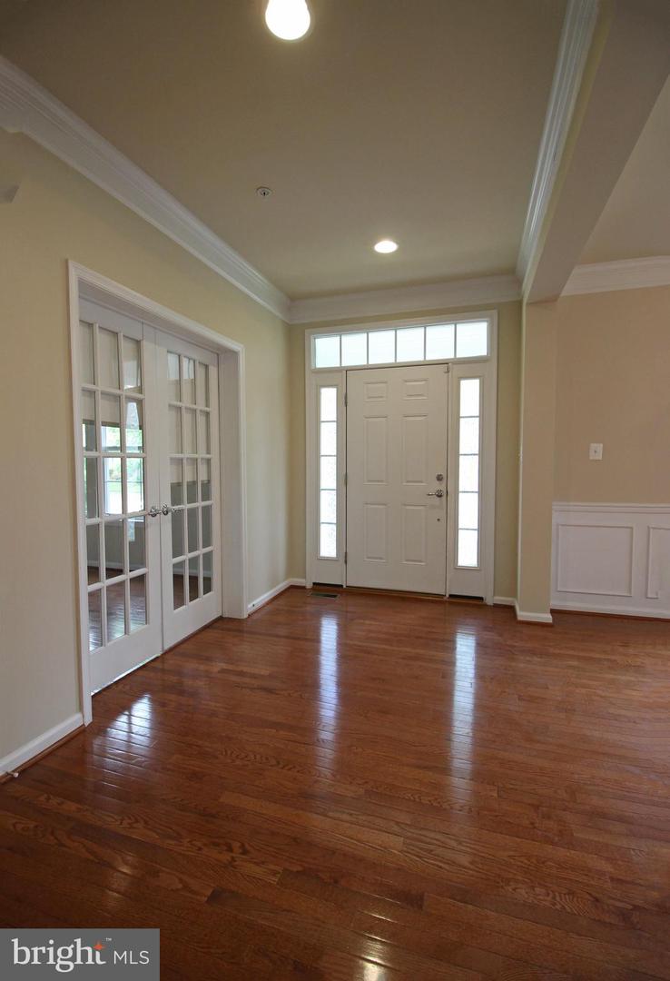 11518 Amherst Ave Property Photo 2