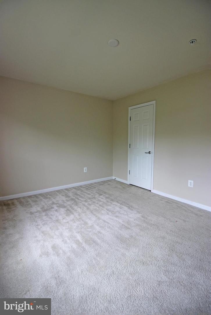 11518 Amherst Ave Property Photo 26