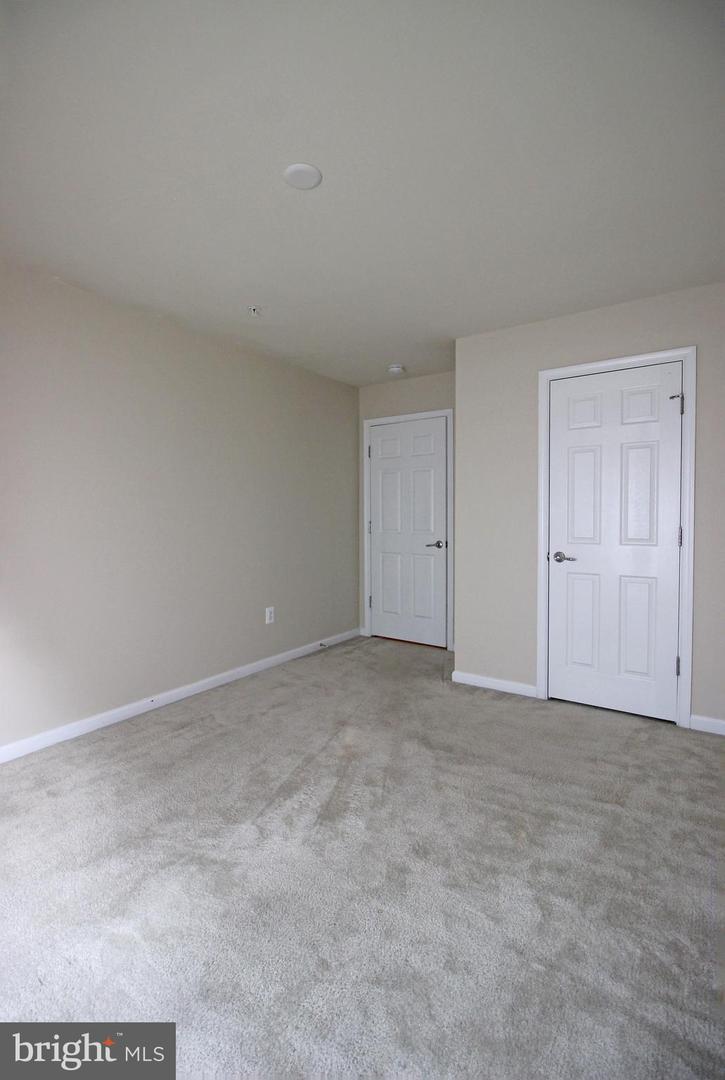 11518 Amherst Ave Property Photo 31