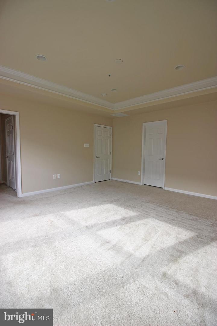 11518 Amherst Ave Property Photo 34