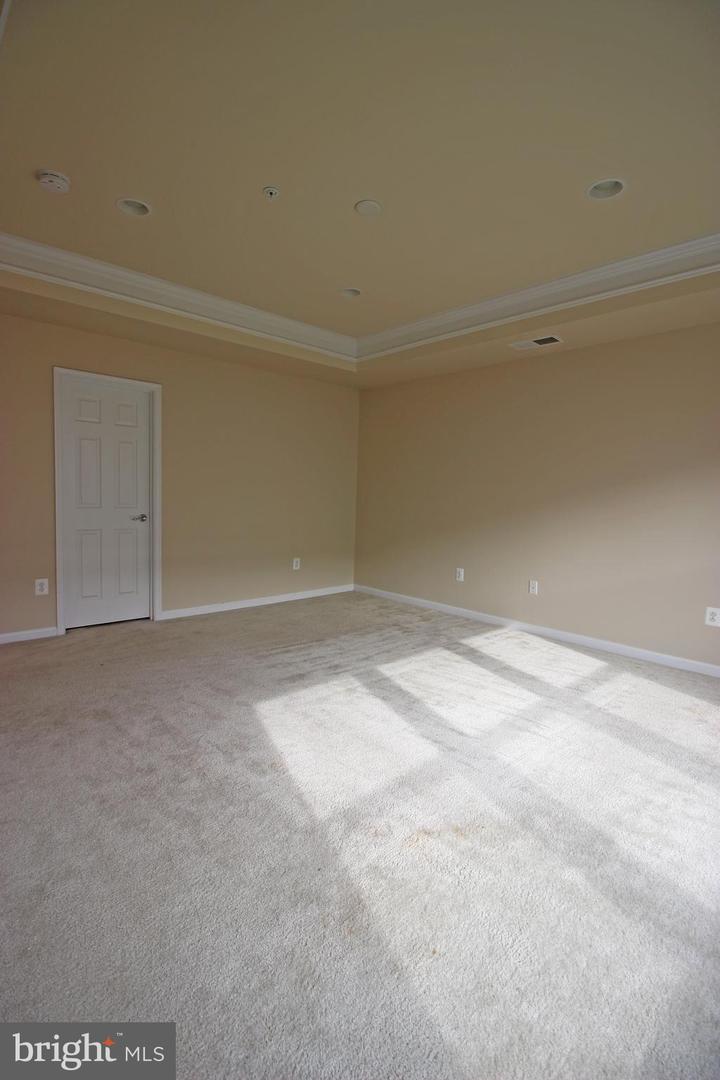 11518 Amherst Ave Property Photo 35