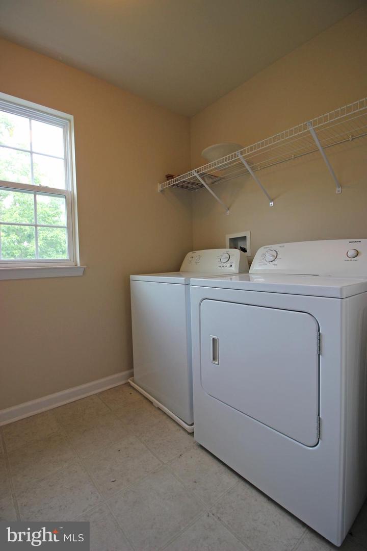 11518 Amherst Ave Property Photo 38