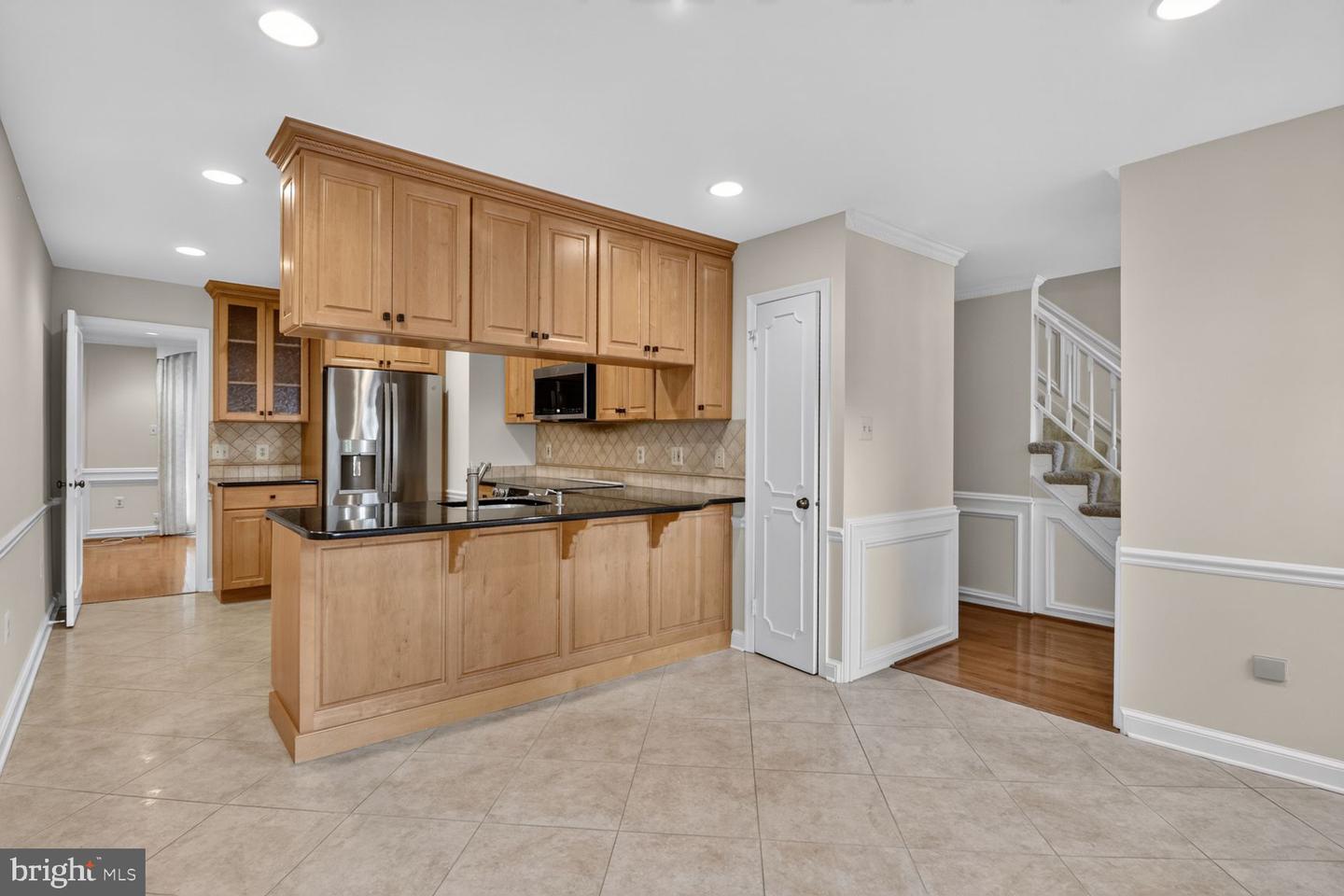7787 Heatherton Ln Property Photo 2