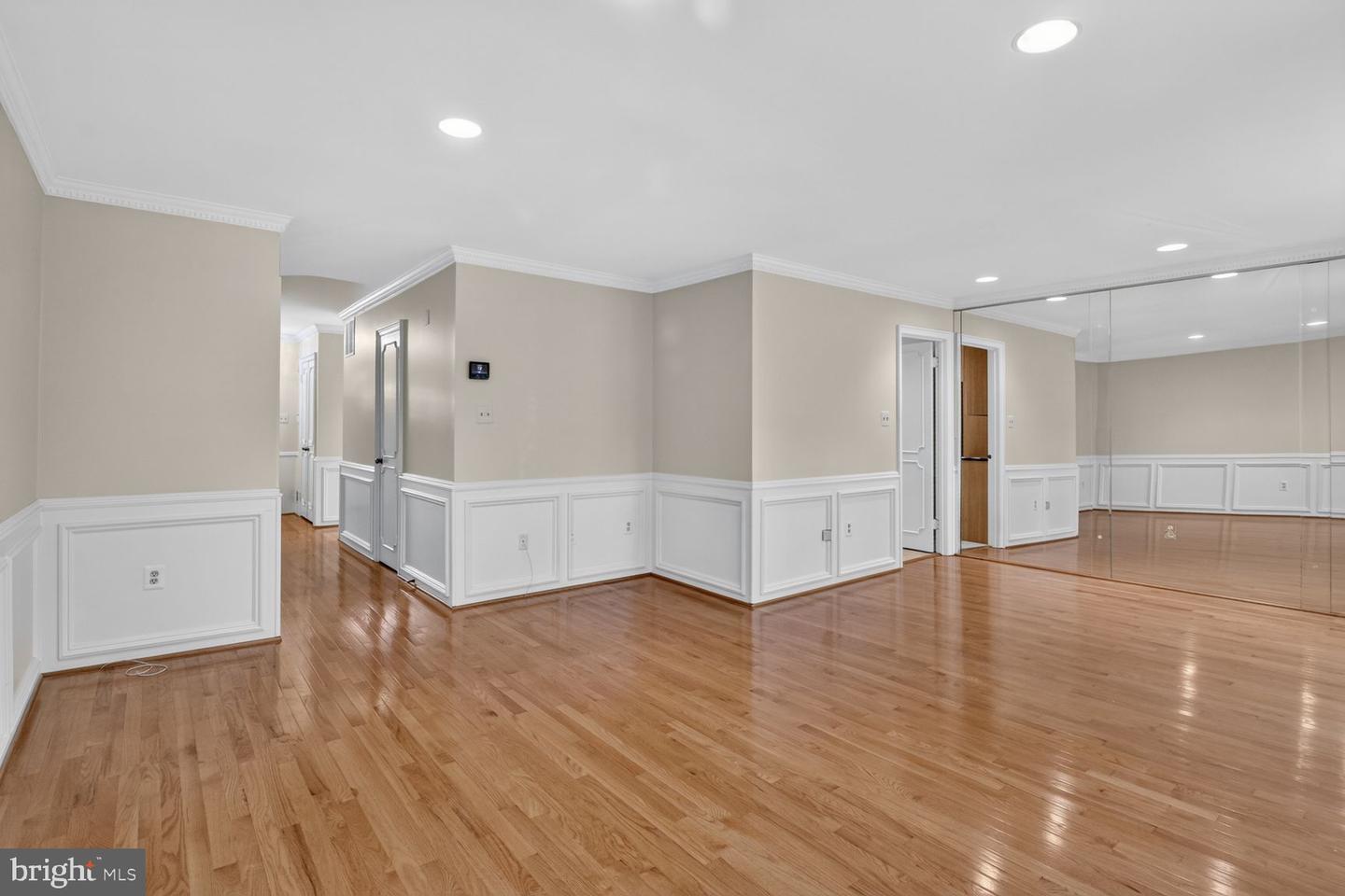 7787 Heatherton Ln Property Photo 8