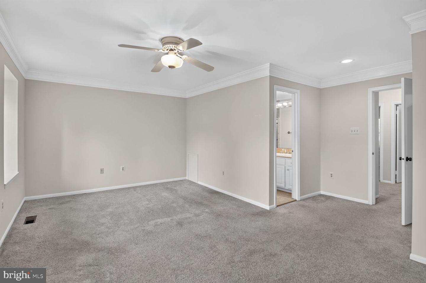 7787 Heatherton Ln Property Photo 14