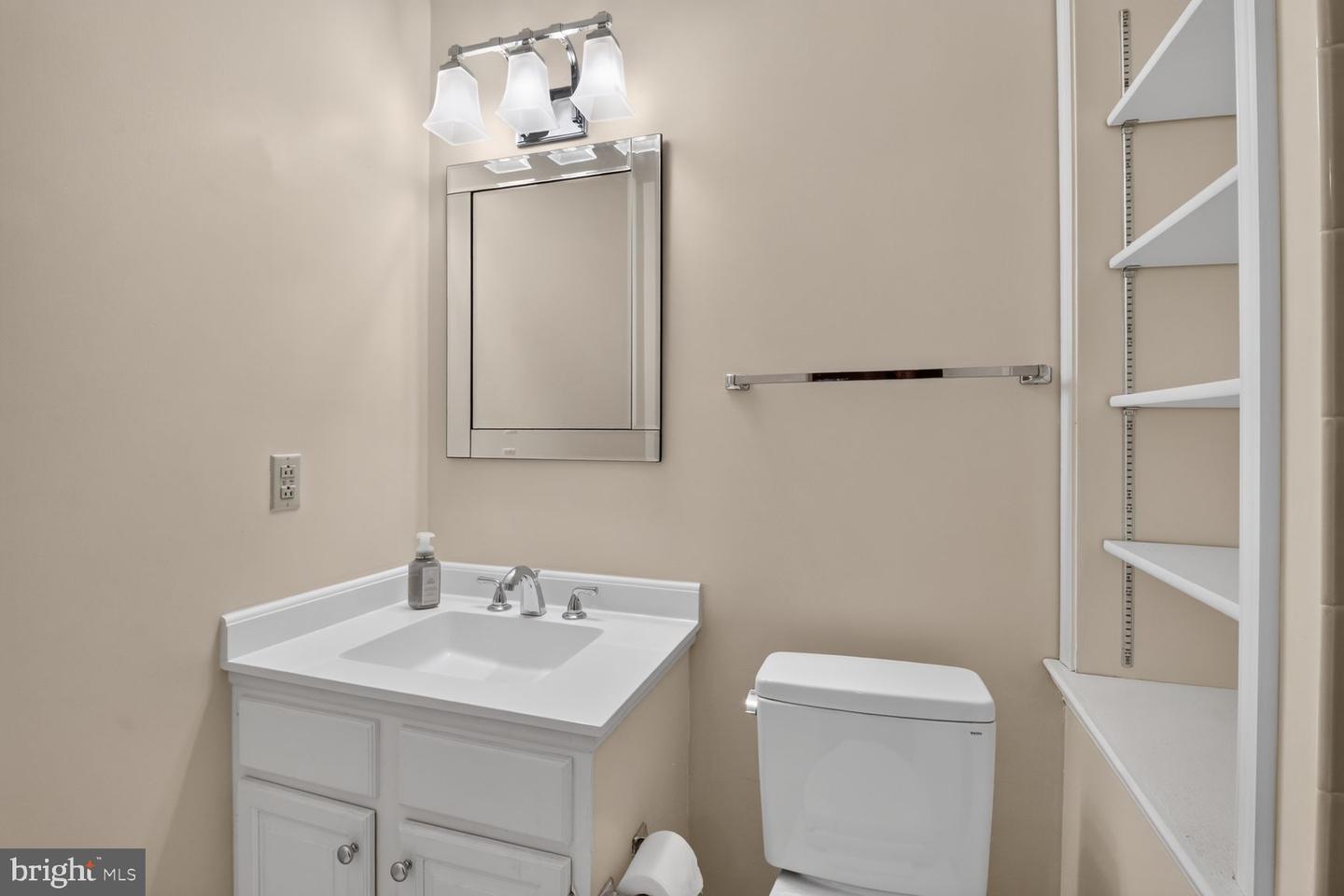 7787 Heatherton Ln Property Photo 29