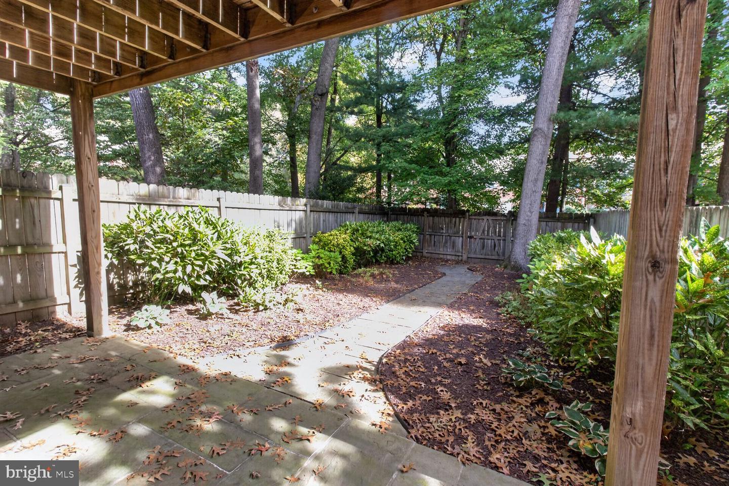 7787 Heatherton Ln Property Photo 32