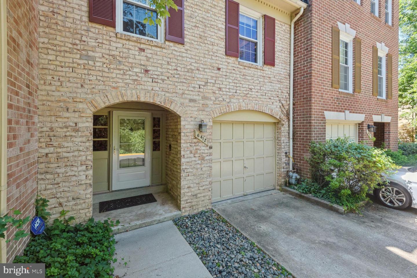 6412 Needle Leaf Dr Property Photo 4