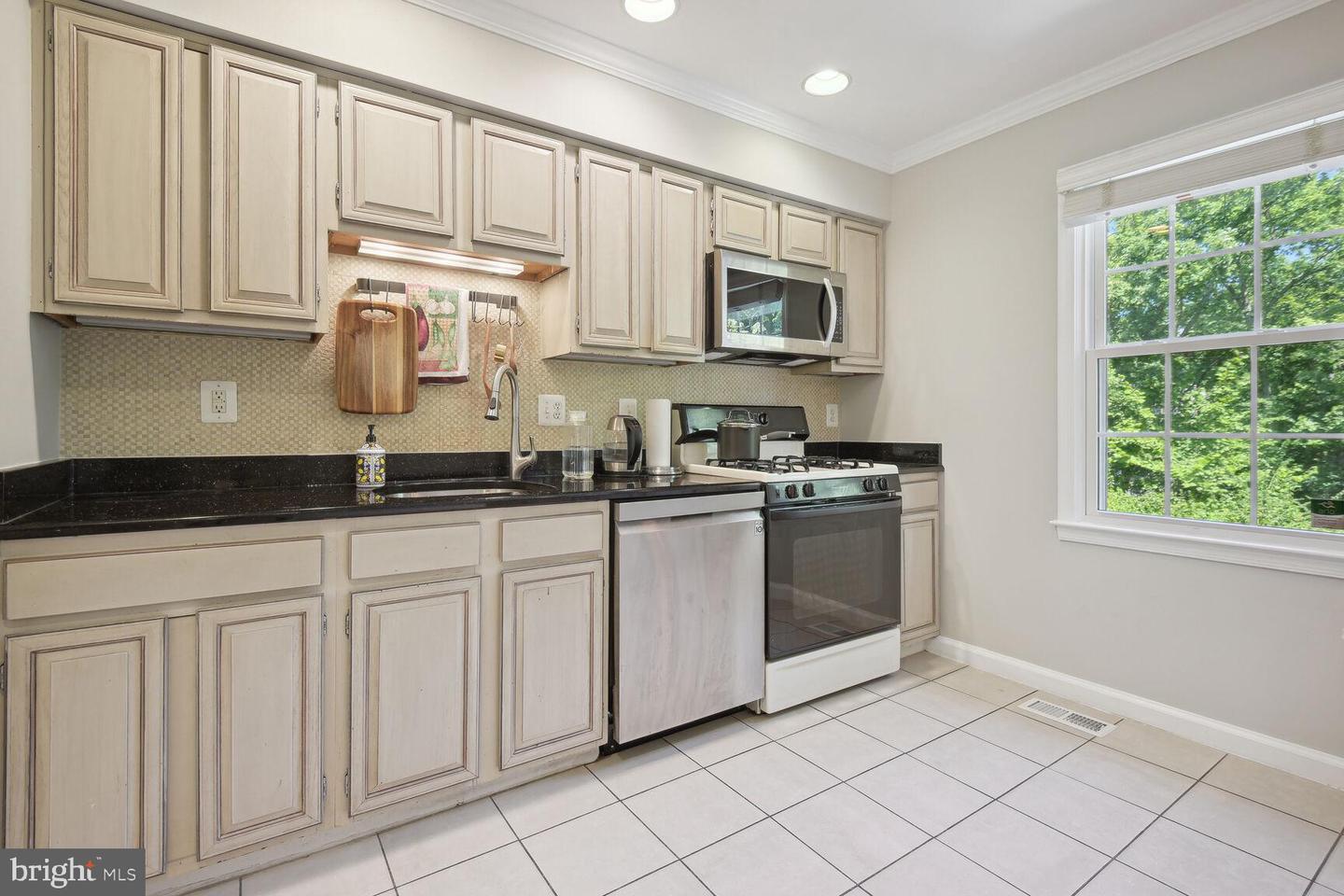 6412 Needle Leaf Dr Property Photo 13