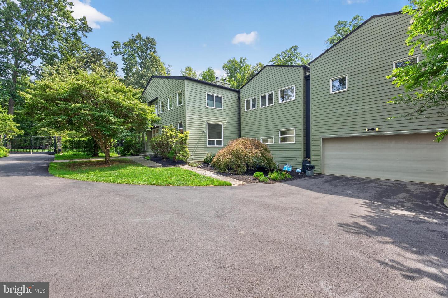 14301 Poplar Hill Property Photo 1