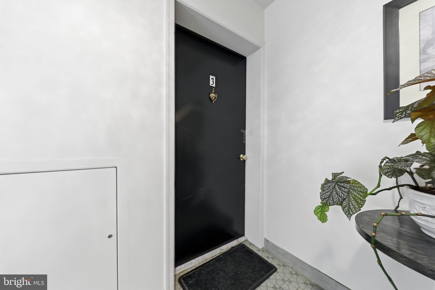 649 Azalea Dr #3 Property Photo 2