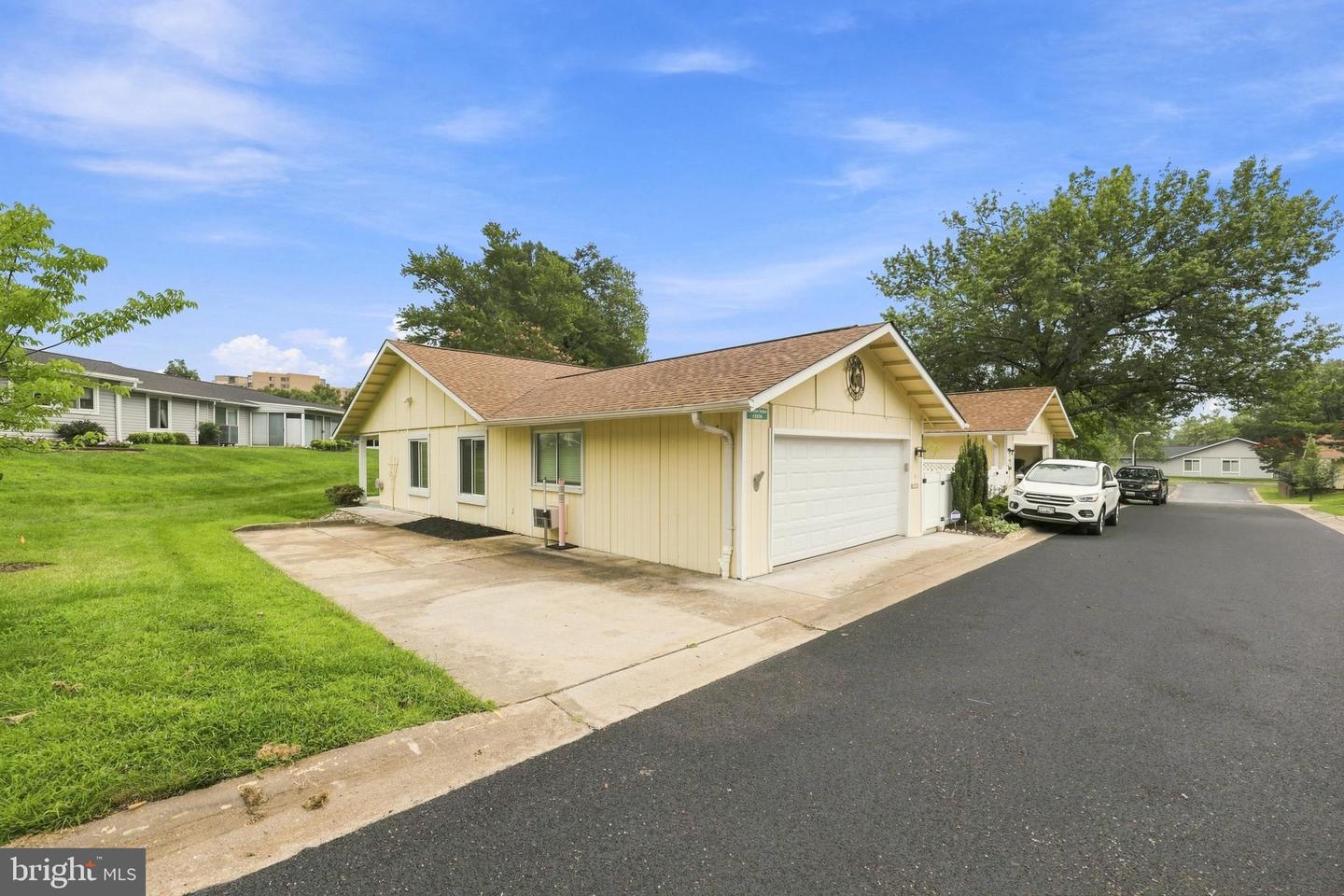 15219 Tottenham Ter #27-a Property Photo 1