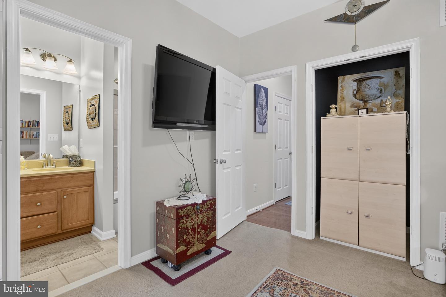 18705 Falling River Dr Property Photo 8