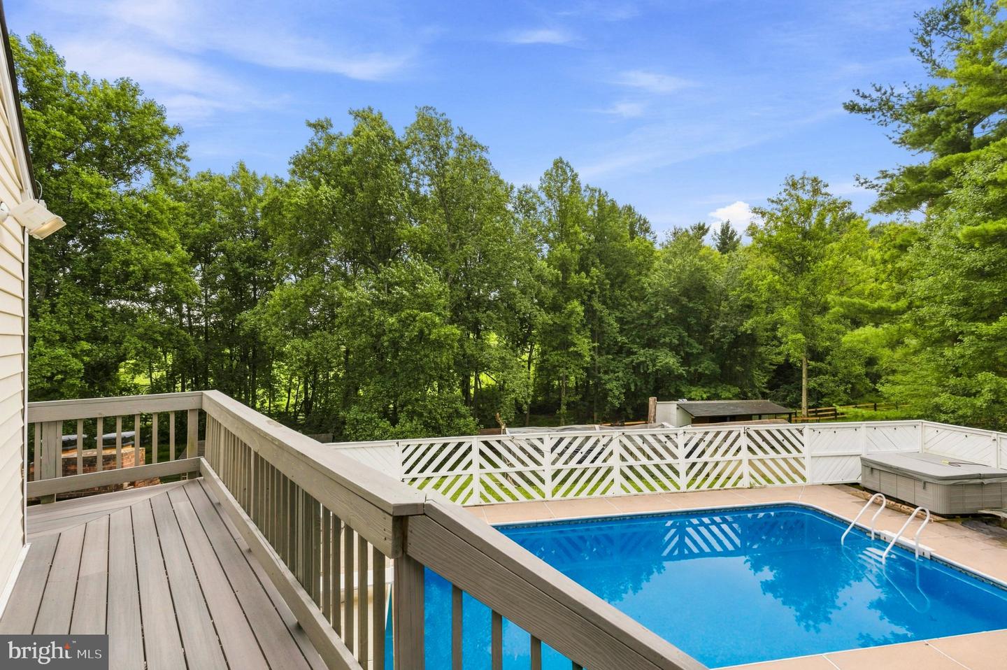 26135 Viewland Dr Property Photo 6