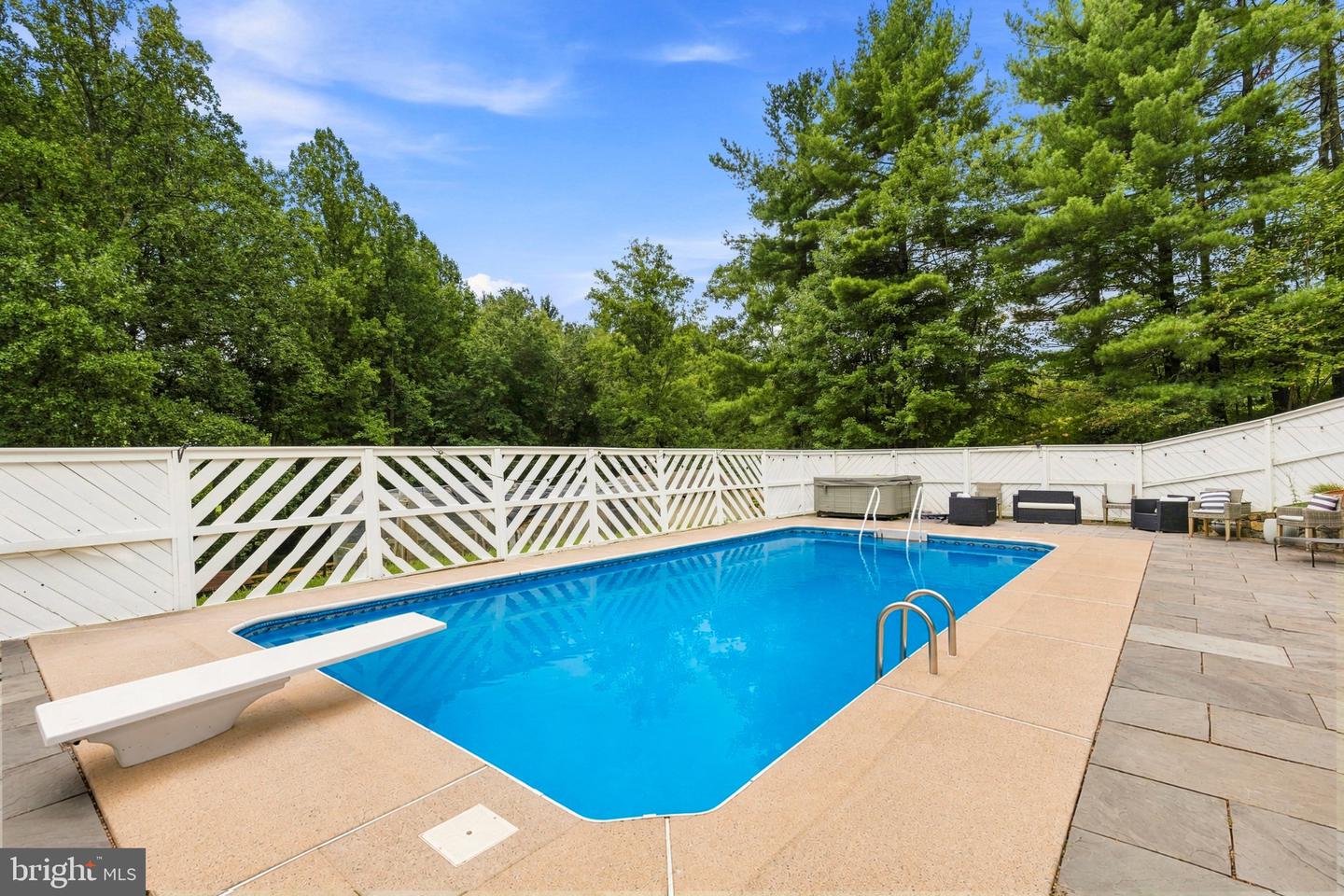 26135 Viewland Dr Property Photo 7