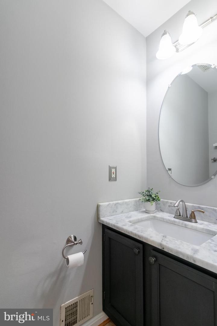 18239 Fox Chase Cir Property Photo 15