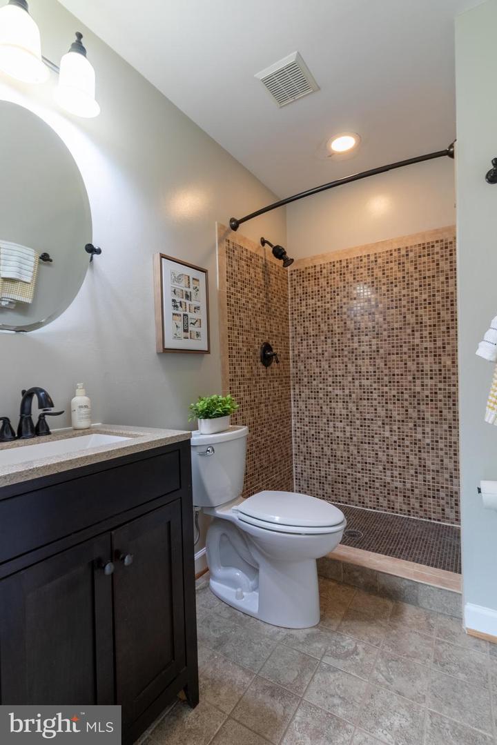 18239 Fox Chase Cir Property Photo 19