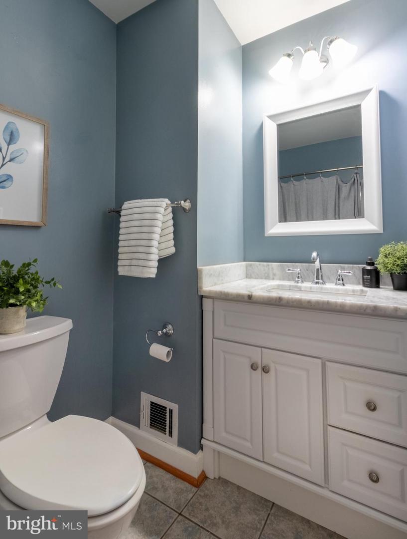 18239 Fox Chase Cir Property Photo 23