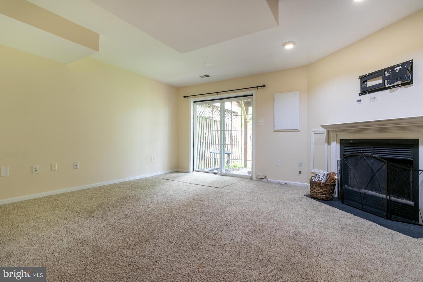 18239 Fox Chase Cir Property Photo 25