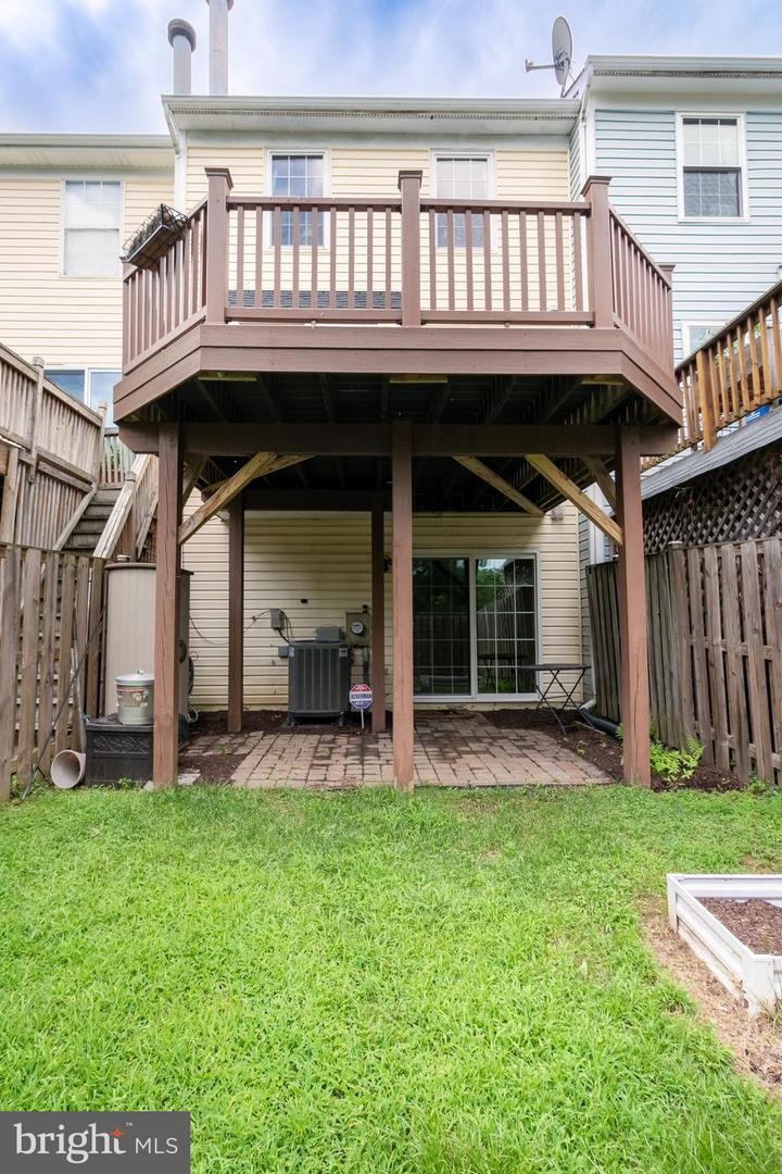 18239 Fox Chase Cir Property Photo 33