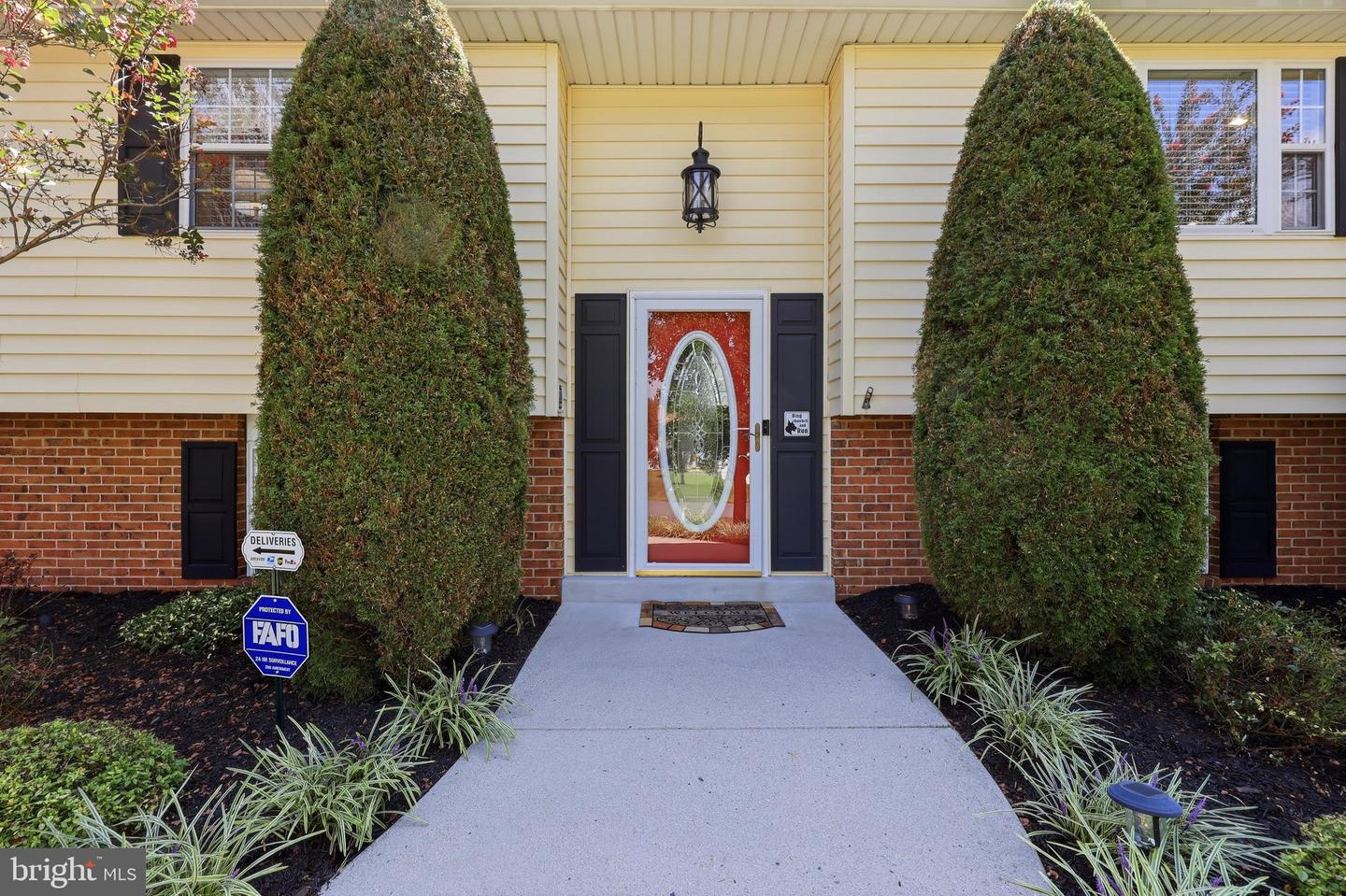 19016 Hempstone Ct Property Photo 3