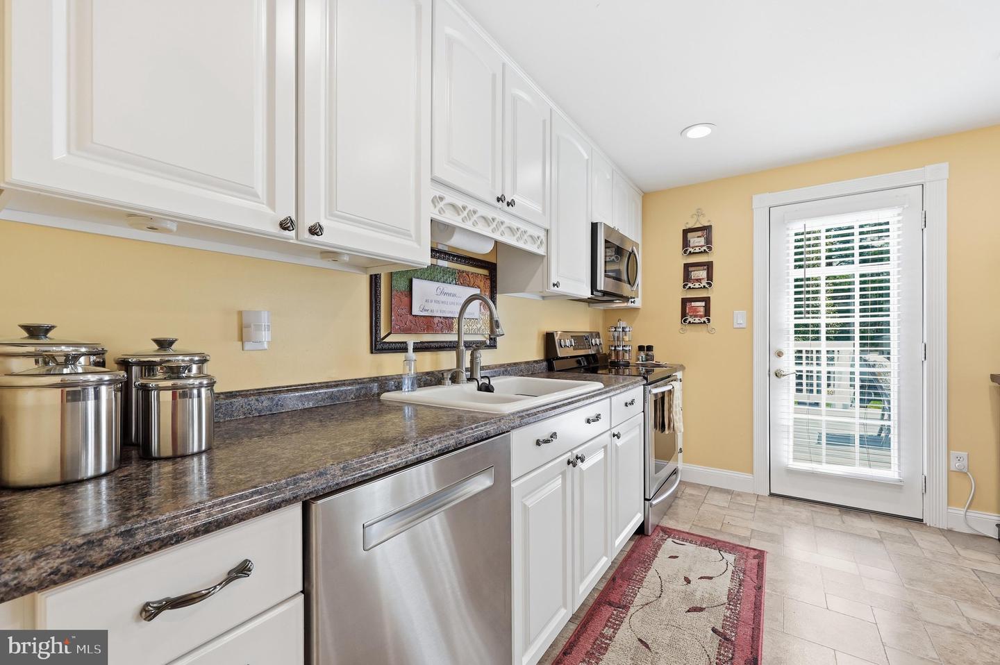 19016 Hempstone Ct Property Photo 23