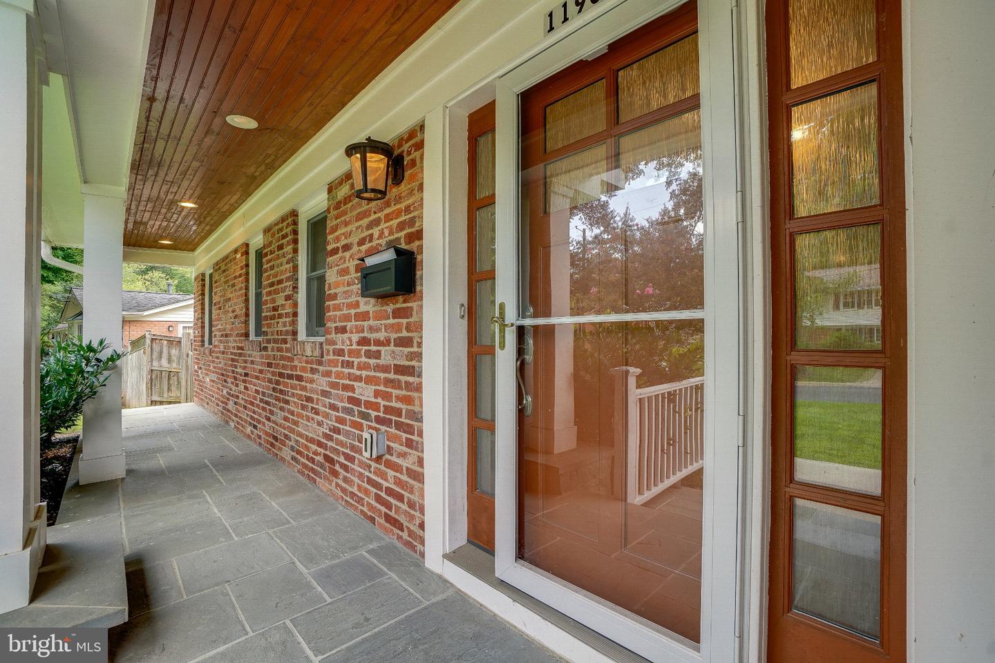 11904 Renwood Ln Property Photo 3