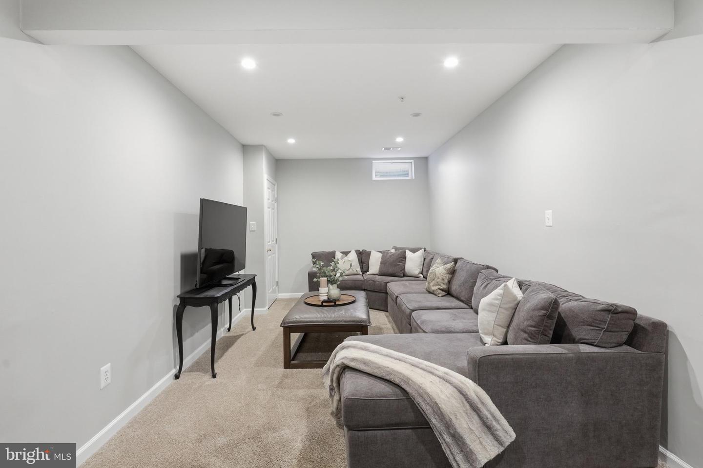 410 Lynette St Property Photo 23