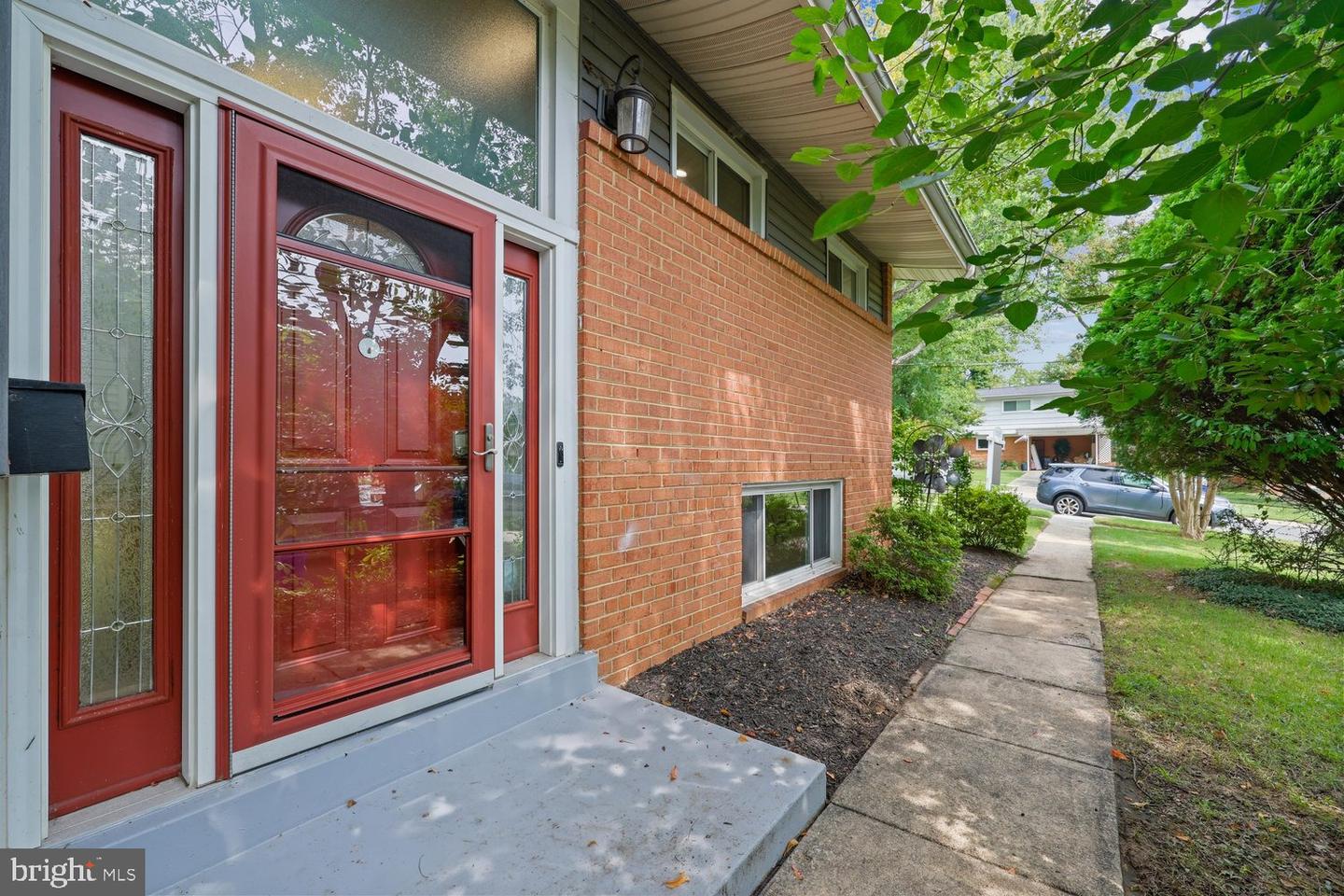 11208 Bybee St Property Photo 2