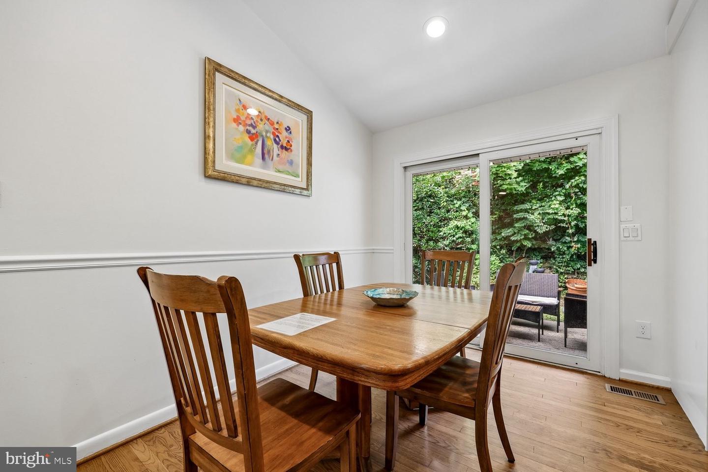 11208 Bybee St Property Photo 6